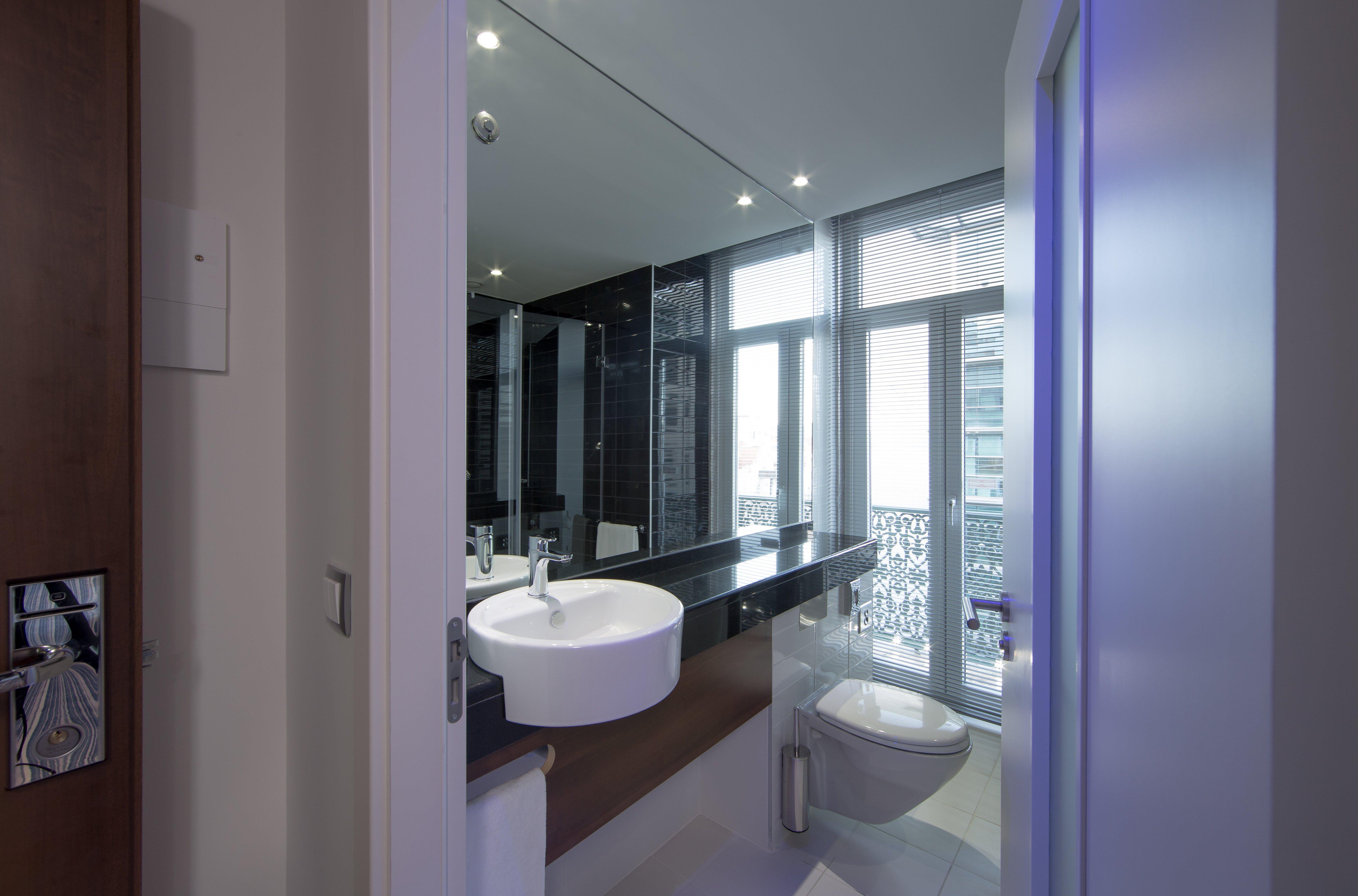 Holiday Inn Express Lisboa - Av. Liberdade By Ihg Luaran gambar